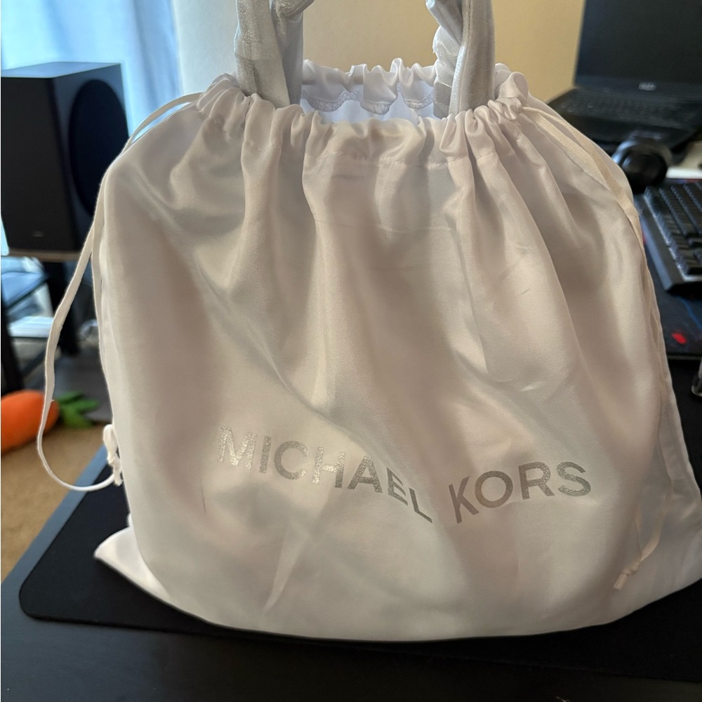 Michael Kors Black Tote Bag - Picture 4 of 4